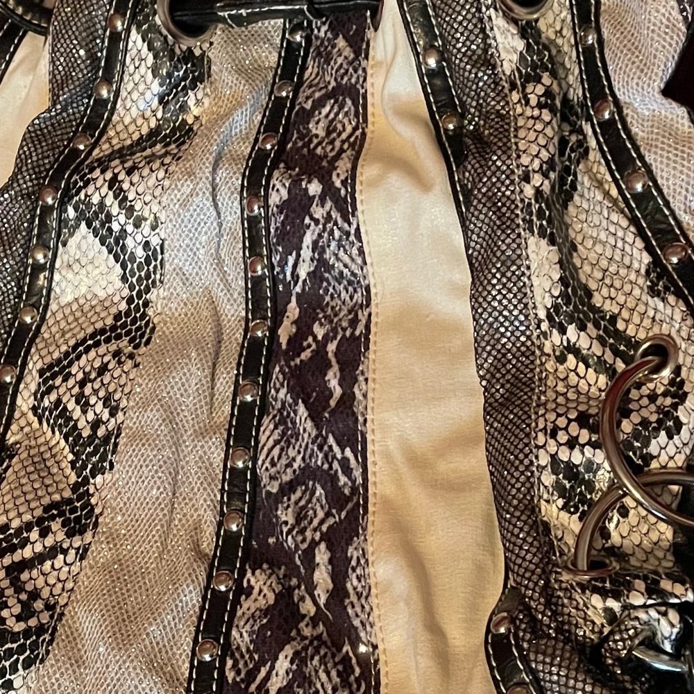 "Chateau" Embellished Purse - Picture 4 of 6